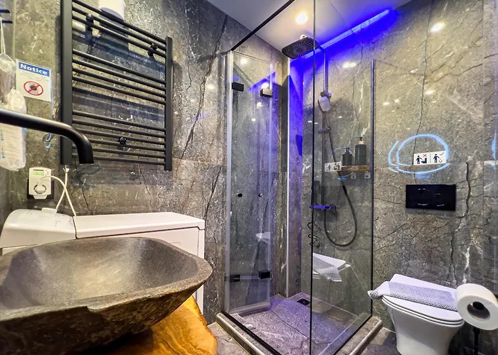 Melina's - Urban Luxury 2-bath With 2 Balconies - Heart Of Chania