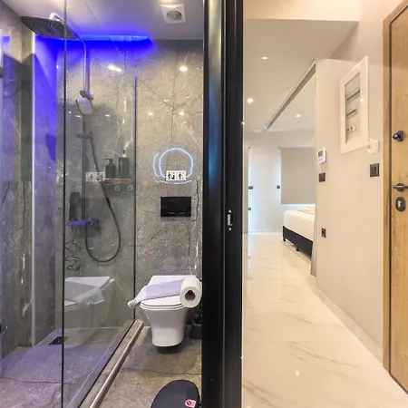 Melina's - Urban Luxury In Chania Center With Two Baths Lägenhet