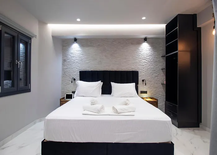 Melina's - Urban Luxury 2-bath With 2 Balconies - Heart Of Chania Appartement