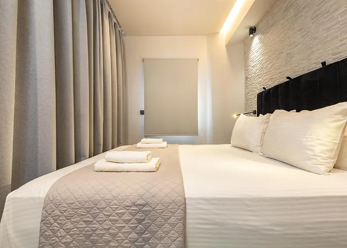 Melina's - Urban Luxury 2-bath With 2 Balconies - Heart Of Chania