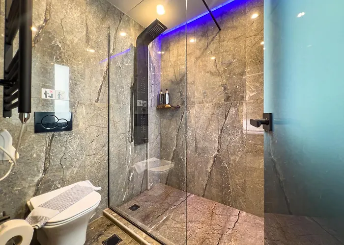 Melina's - Urban Luxury 2-bath With 2 Balconies - Heart Of Chania Appartement La Canée