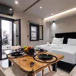 Apartment Melina's - Urban Luxury 2-bath With 2 Balconies - Heart Of Chania *