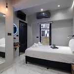 Melina's - Urban Luxury 2-bath With 2 Balconies - Heart Of Chania Apartment