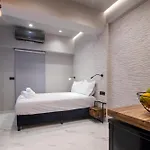 Apartment Melina's - Urban Luxury 2-bath With 2 Balconies - Heart Of Chania