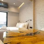 Melina's - Urban Luxury 2-bath With 2 Balconies - Heart Of Chania Apartment