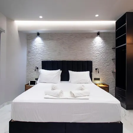 Melina's - Urban Luxury 2br 2bath 2balcony - Heart Of Chania, Private Parking Available 800m Apartment