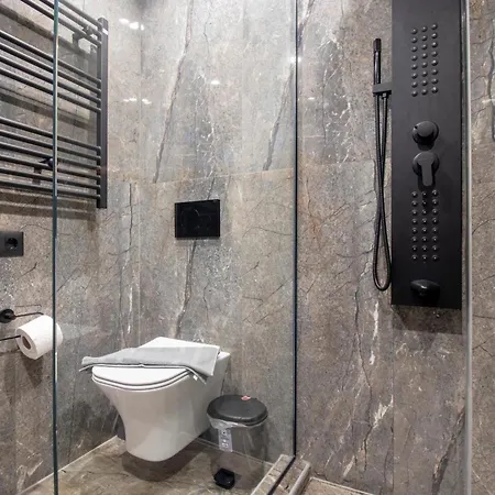 Melina's - Urban Luxury 2br 2bath 2balcony - Heart Of Chania, Private Parking Available 800m Apartment *