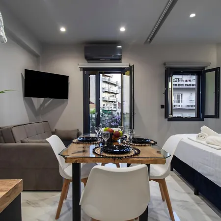Melina's - Urban Luxury 2br 2bath 2balcony - Heart Of Chania, Private Parking Available 800m Apartment Chania (Crete)