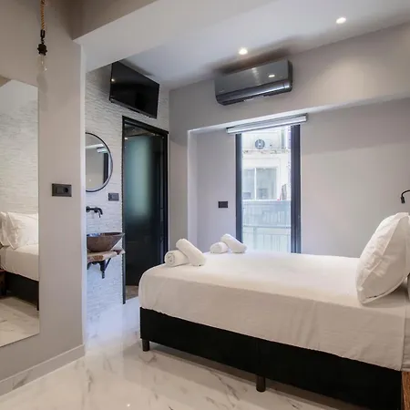 Apartment Melina's - Urban Luxury 2br 2bath 2balcony - Heart Of Chania, Private Parking Available 800m