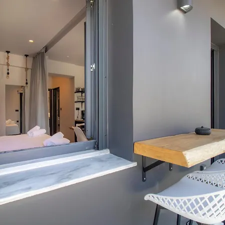 Melina's - Urban Luxury 2br 2bath 2balcony - Heart Of Chania, Private Parking Available 800m