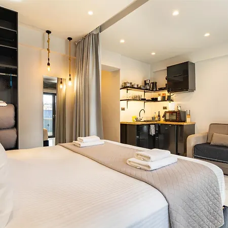 Melina's - Urban Luxury 2br 2bath 2balcony - Heart Of Chania, Private Parking Available 800m Apartment *