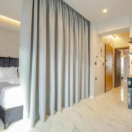 Melina's - Urban Luxury 2br 2bath 2balcony - Heart Of Chania, Private Parking Available 800m * Chania (Crete)