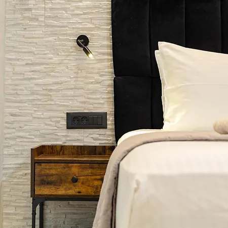 Melina's - Urban Luxury 2br 2bath 2balcony - Heart Of Chania, Private Parking Available 800m Apartment