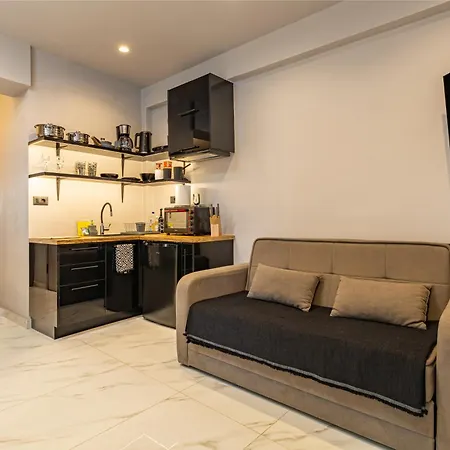 Melina's - Urban Luxury 2br 2bath 2balcony - Heart Of Chania, Private Parking Available 800m * Chania (Crete)
