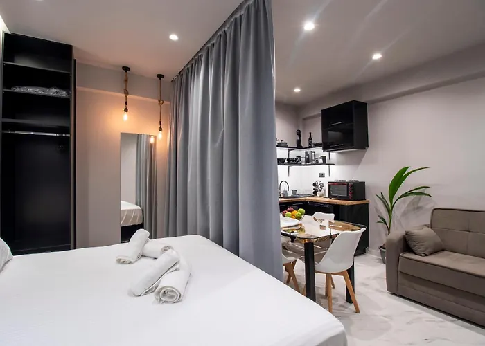 Melina's - Urban Luxury 2-bath With 2 Balconies - Heart Of Chania Апартаменты Ханья