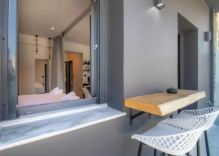 Melina's - Urban Luxury 2-bath With 2 Balconies - Heart Of Chania