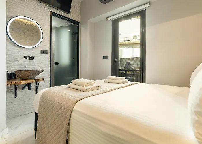 Melina's - Urban Luxury 2-bath With 2 Balconies - Heart Of Chania