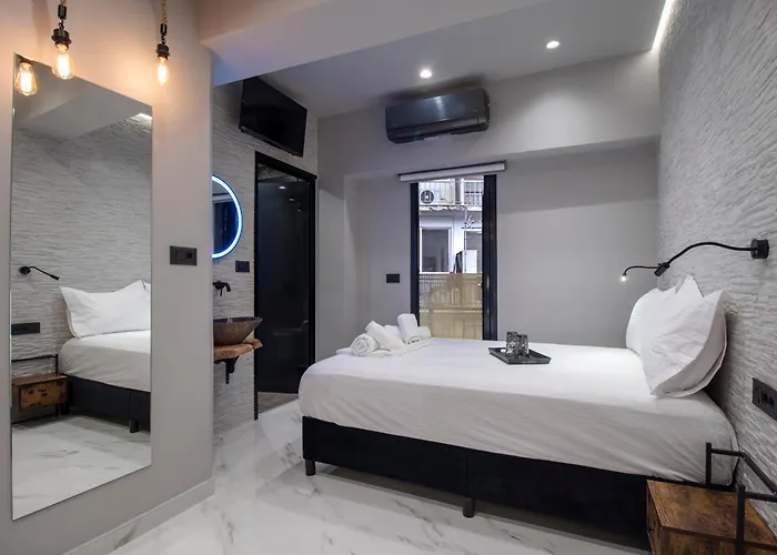 Melina's - Urban Luxury 2-bath With 2 Balconies - Heart Of Chania Apartment